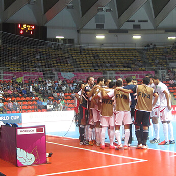 Auf die Futsal-Regeln abgestimmte Anzeigetafeln.
