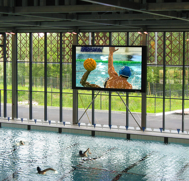 Digitising an aquatic centre using a scoreboard and a LED video screen