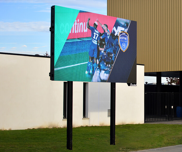 Animate football matches using giant screens and promote partners using LED video display